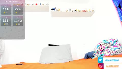 Snapshot of maite_newmilf chatting on 01.21.25 Maite online show from 01.21.25