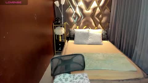 Patty Grey online show from 11.04.25