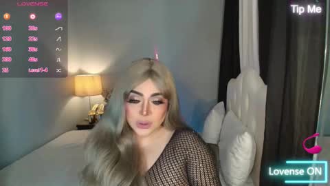 Snapshot of majestydannaxx chatting on 11.22.25 majestydannaxx online show from 11.22.25