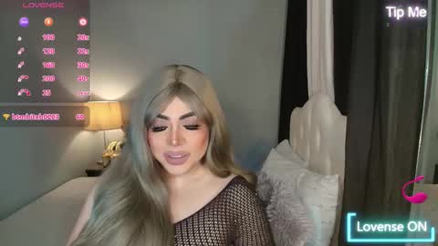 Snapshot of majestydannaxx chatting on 11.26.25 majestydannaxx online show from 11.26.25