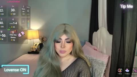 Snapshot of majestydannaxx chatting on 12.15.25 majestydannaxx online show from 12.15.25