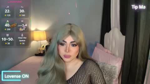 Snapshot of majestydannaxx chatting on 12.16.25 majestydannaxx online show from 12.16.25