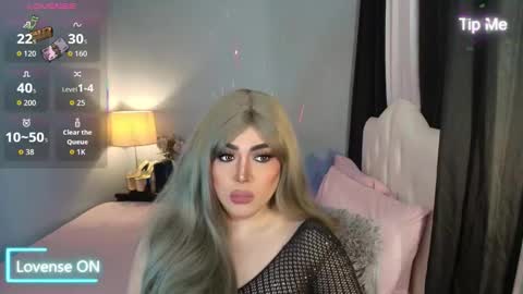 Snapshot of majestydannaxx chatting on 12.18.25 majestydannaxx online show from 12.18.25