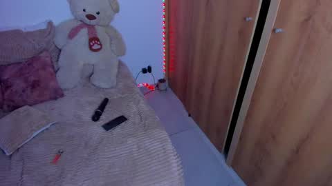 Snapshot of majo_gallego chatting on 12.20.25 majito online show from 12.20.25