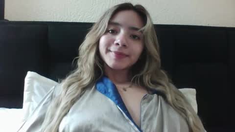 majo_gomezz online show from 02.18.26