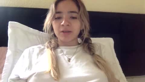 majo_gomezz online show from 04.30.26