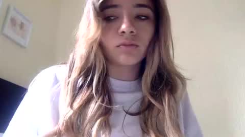 Snapshot of majo_gomezz chatting on 06.18.26 majo_gomezz online show from 06.18.26
