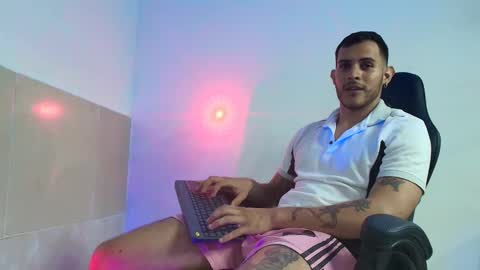 Snapshot of make_manson chatting on 10.07.25 Make online show from 10.07.25