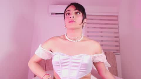 malaia thompson  online show from 06.06.26