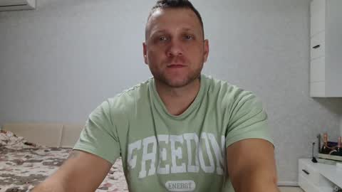 Snapshot of malchyshka chatting on 12.16.24 malchyshka online show from 12.16.24