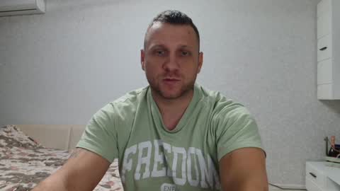 Snapshot of malchyshka chatting on 12.17.24 malchyshka online show from 12.17.24