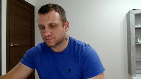 Snapshot of malchyshka chatting on 10.17.25 malchyshka online show from 10.17.25