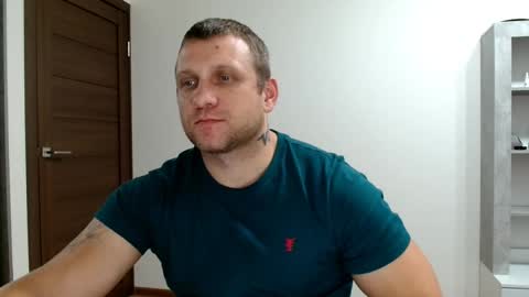 Snapshot of malchyshka chatting on 10.18.25 malchyshka online show from 10.18.25