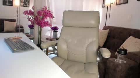 Snapshot of malena99_ chatting on 05.16.26 malena99_ online show from 05.16.26