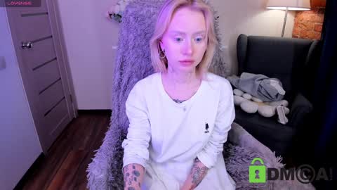 Snapshot of malenaernman chatting on 01.20.25 Malena online show from 01.20.25