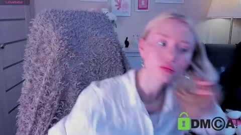 Snapshot of malenaernman chatting on 09.26.25 Malena online show from 09.26.25