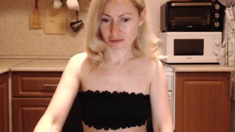 Snapshot of malenamila chatting on 02.27.26 Malena online show from 02.27.26