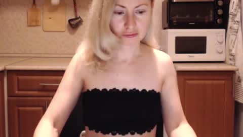 Snapshot of malenamila chatting on 03.12.26 Malena online show from 03.12.26