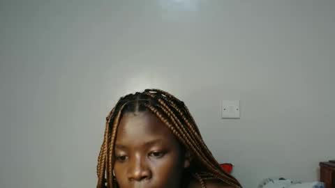 Snapshot of malia_latifa chatting on 10.29.25 lati online show from 10.29.25