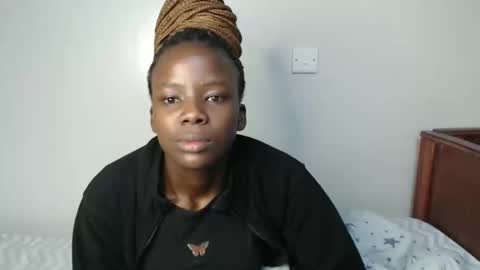 Snapshot of malia_latifa chatting on 11.05.25 lati online show from 11.05.25