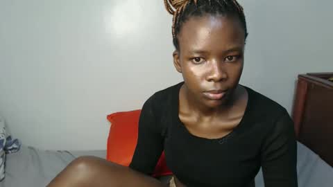 Snapshot of malia_latifa chatting on 11.08.25 lati online show from 11.08.25