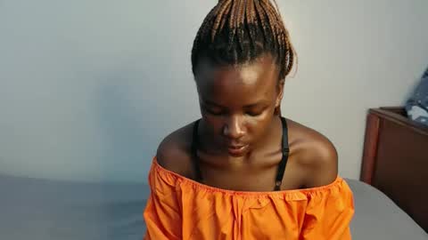 Snapshot of malia_latifa chatting on 11.13.25 lati online show from 11.13.25