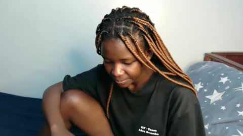 Snapshot of malia_latifa chatting on 11.15.25 lati online show from 11.15.25