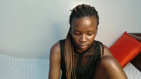 Snapshot of malia_latifa chatting on 11.16.25 lati online show from 11.16.25