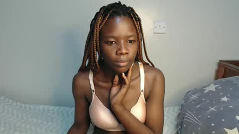 Snapshot of malia_latifa chatting on 11.18.25 lati online show from 11.18.25