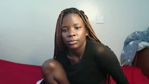 Snapshot of malia_latifa chatting on 11.22.25 lati online show from 11.22.25