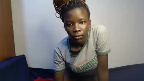 Snapshot of malia_latifa chatting on 12.01.25 lati online show from 12.01.25