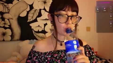 Snapshot of malicia_witch_ chatting on 02.10.26 Mar Alicia Rosie v A L I C I A W I T C - Meg Cherie online show from 02.10.26