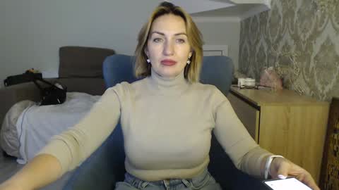 mallinia online show from 12.15.25