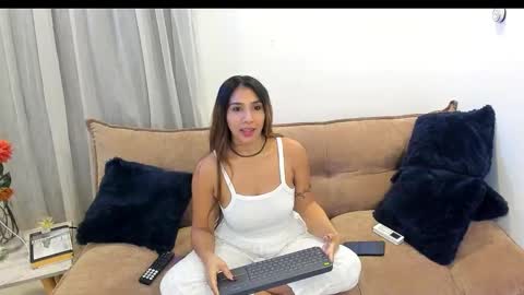 Snapshot of mallory_04 chatting on 10.14.25 Mallory online show from 10.14.25