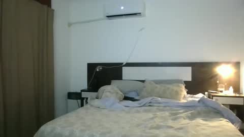 Snapshot of malon81811201 chatting on 04.01.26 Malon online show from 04.01.26