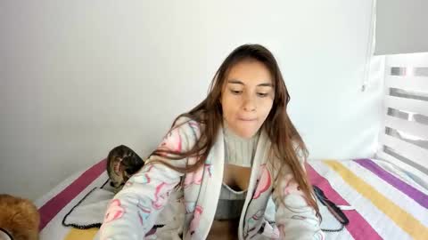 Snapshot of malucam_06 chatting on 11.09.25 instagram nueela online show from 11.09.25