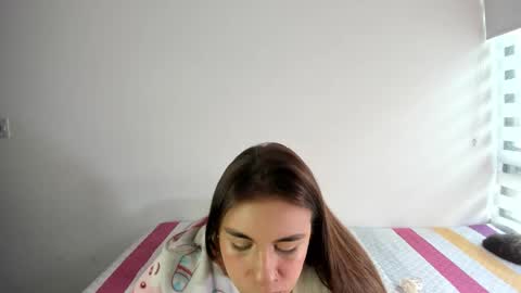 Snapshot of malucam_06 chatting on 11.25.25 instagram nueela online show from 11.25.25