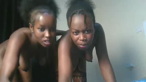 Snapshot of mamaapussy chatting on 02.12.25 mamaa online show from 02.12.25