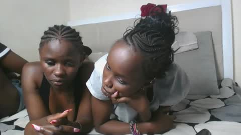 Snapshot of mamaapussy chatting on 01.14.26 mamaa online show from 01.14.26