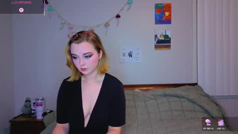 MamiCloudz online show from 10.13.25