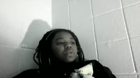 Snapshot of mamijay03 chatting on 12.18.25 Mami Jay online show from 12.18.25