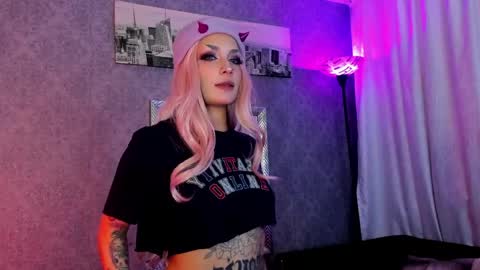 Snapshot of mamushka_ chatting on 04.27.26 online show from 04.27.26