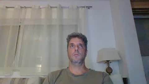 Snapshot of man211172 chatting on 11.04.25 man211172 online show from 11.04.25