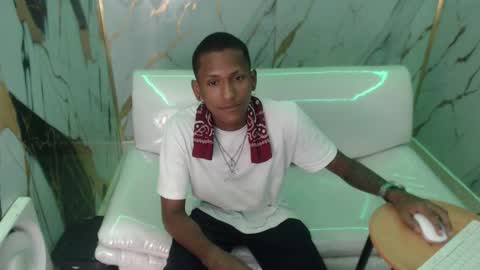 man_san11 online show from 11.16.25