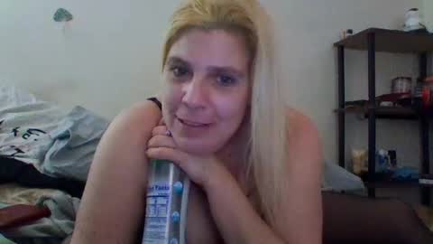 Snapshot of mandilube39 chatting on 01.26.25 mindy22 online show from 01.26.25