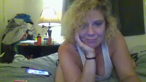 Snapshot of mandilube39 chatting on 09.11.25 mindy22 online show from 09.11.25