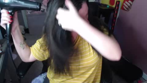 Snapshot of mandybabyxxx chatting on 12.02.24 MandyBabyXXX online show from 12.02.24