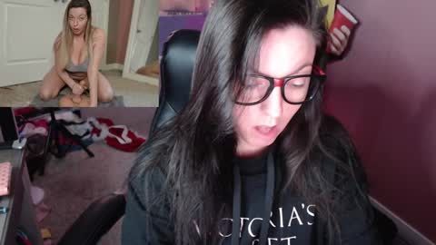 Snapshot of mandybabyxxx chatting on 12.19.24 MandyBabyXXX online show from 12.19.24