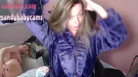 Snapshot of mandybabyxxx chatting on 10.15.25 MandyBabyXXX online show from 10.15.25