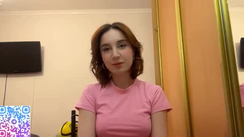 Snapshot of mandykarth chatting on 12.15.25 Mia online show from 12.15.25